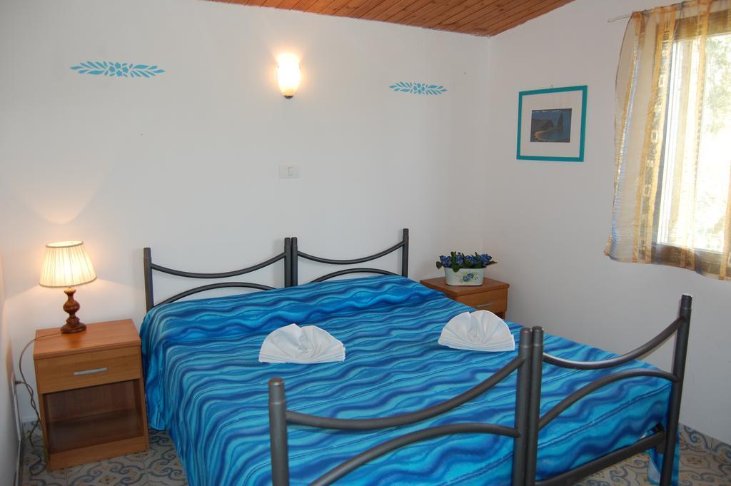 Marina Del Cantone Chalet Nerano Room photo